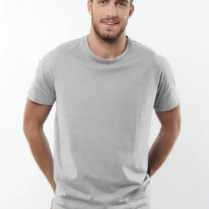 Ανδρικό βαμβακερό γκρί ανοιχτό t-shirt κοντομάνικο από 100% βαμβάκι, με regular fit γραμμή, απαλή υφή και άνετη εφαρμογή για κάθε μέρα. Ιδανικό για casual εμφανίσεις και διαθέσιμο σε 15 μοντέρνα χρώματα.