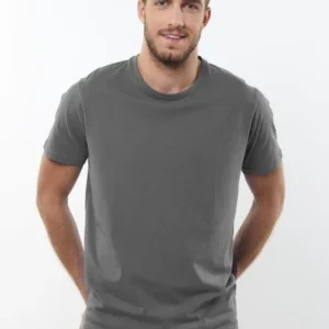Ανδρικό βαμβακερό γκρί t-shirt κοντομάνικο από 100% βαμβάκι, με regular fit γραμμή, απαλή υφή και άνετη εφαρμογή για κάθε μέρα. Ιδανικό για casual εμφανίσεις και διαθέσιμο σε 15 μοντέρνα χρώματα.