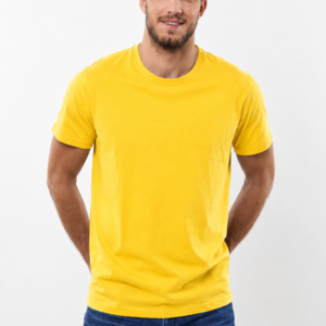 Ανδρικό κίτρινο t-shirt από 100% βαμβάκι με regular fit εφαρμογή. Άνετο και ανθεκτικό για casual εμφανίσεις. Διαθέσιμο σε 15 χρώματα.